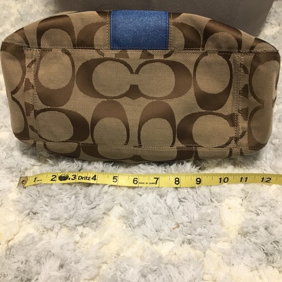 Beautiful Coach Bag. Hand held or strap - Picture 2 of 8